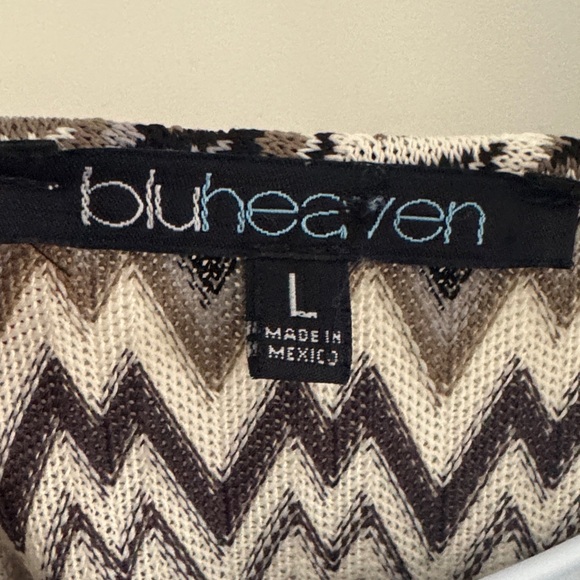 Chic Chevron Long Sleeve Dress - Picture 5 of 5